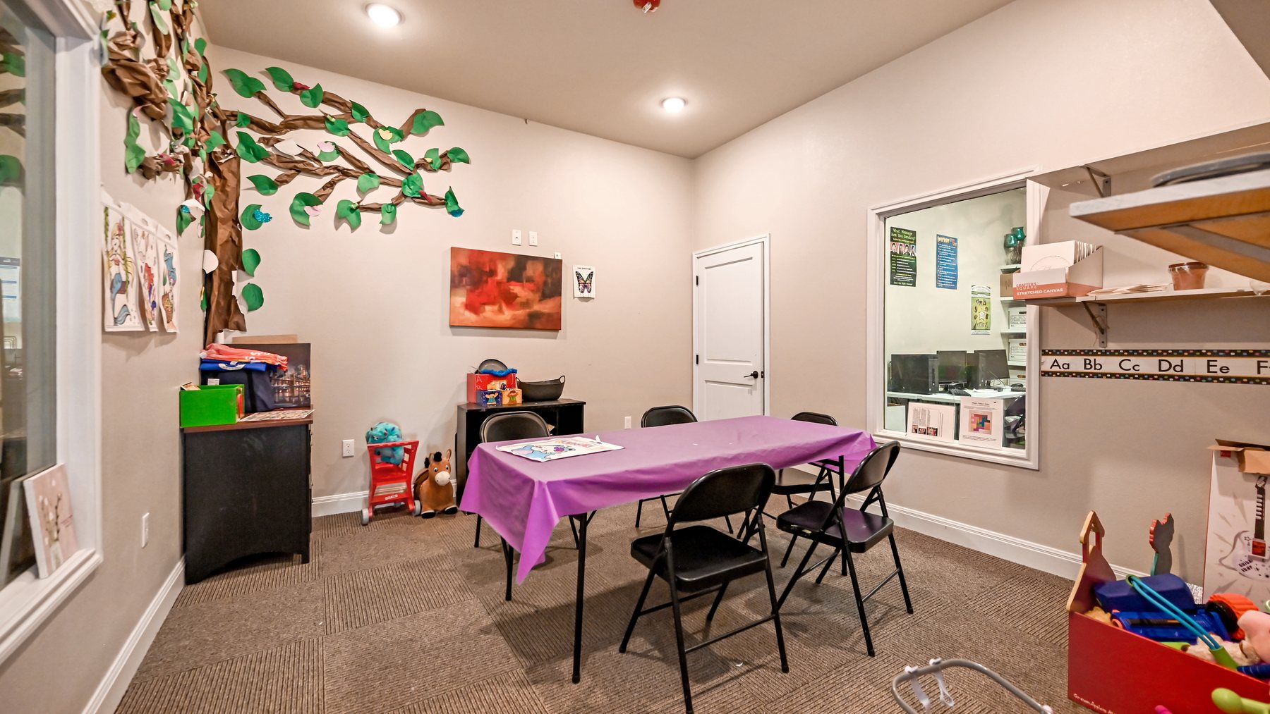 Gran Cielo community room